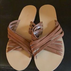 ✨brown sandals✨